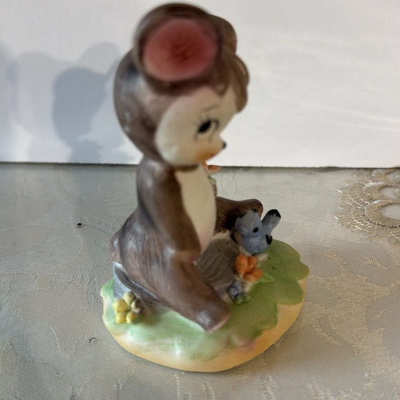 Vintage Lefton hand-painted ceramic bear figurine. - Picture 5 of 8